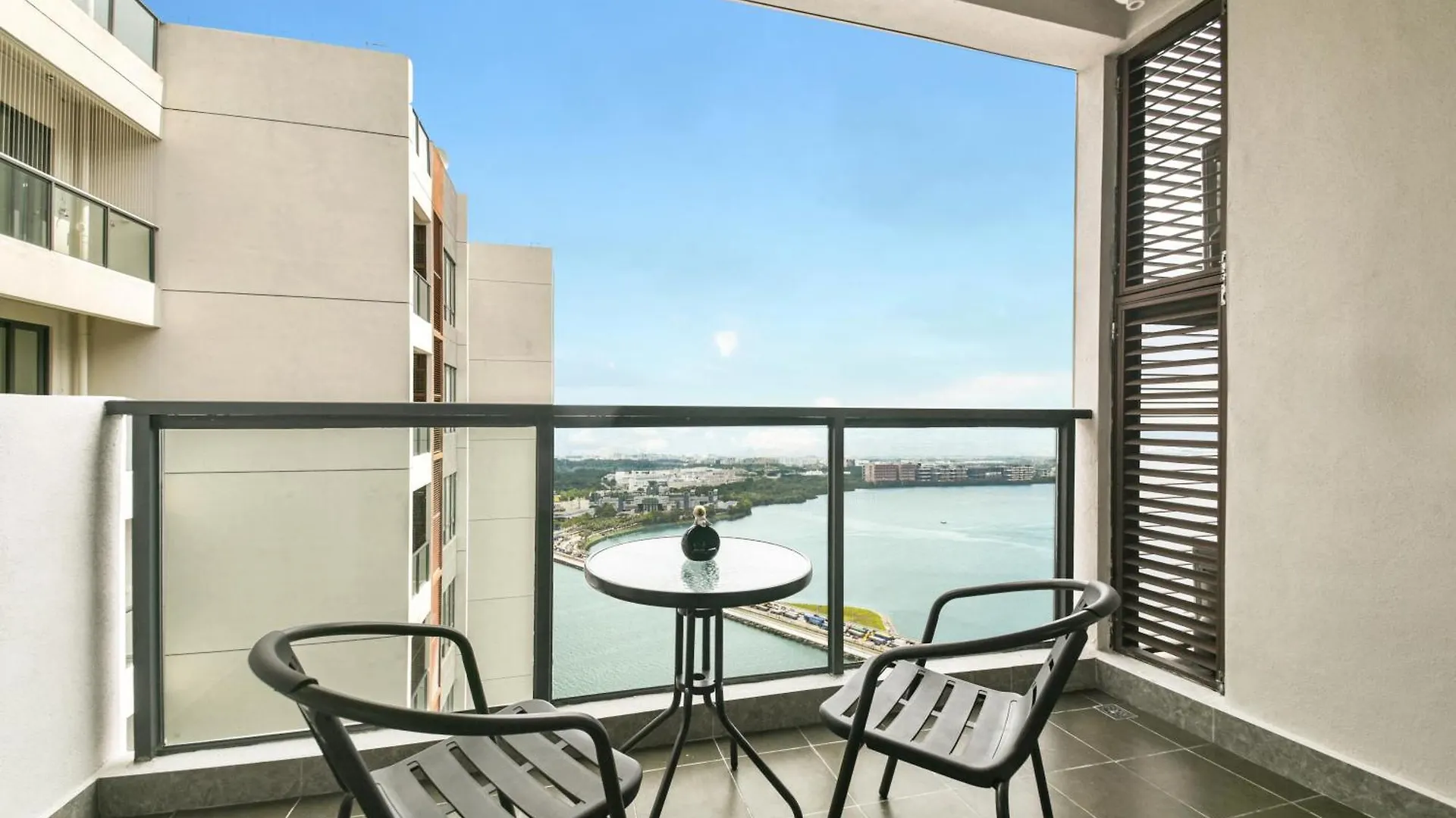 R&F Princess Cove Seine Region By Fuju With Seaview At Jb City Centre#Adjacent To Singapore#5 Mins Walk To Clq#Self Check-In#Free Parking Johor Bahru