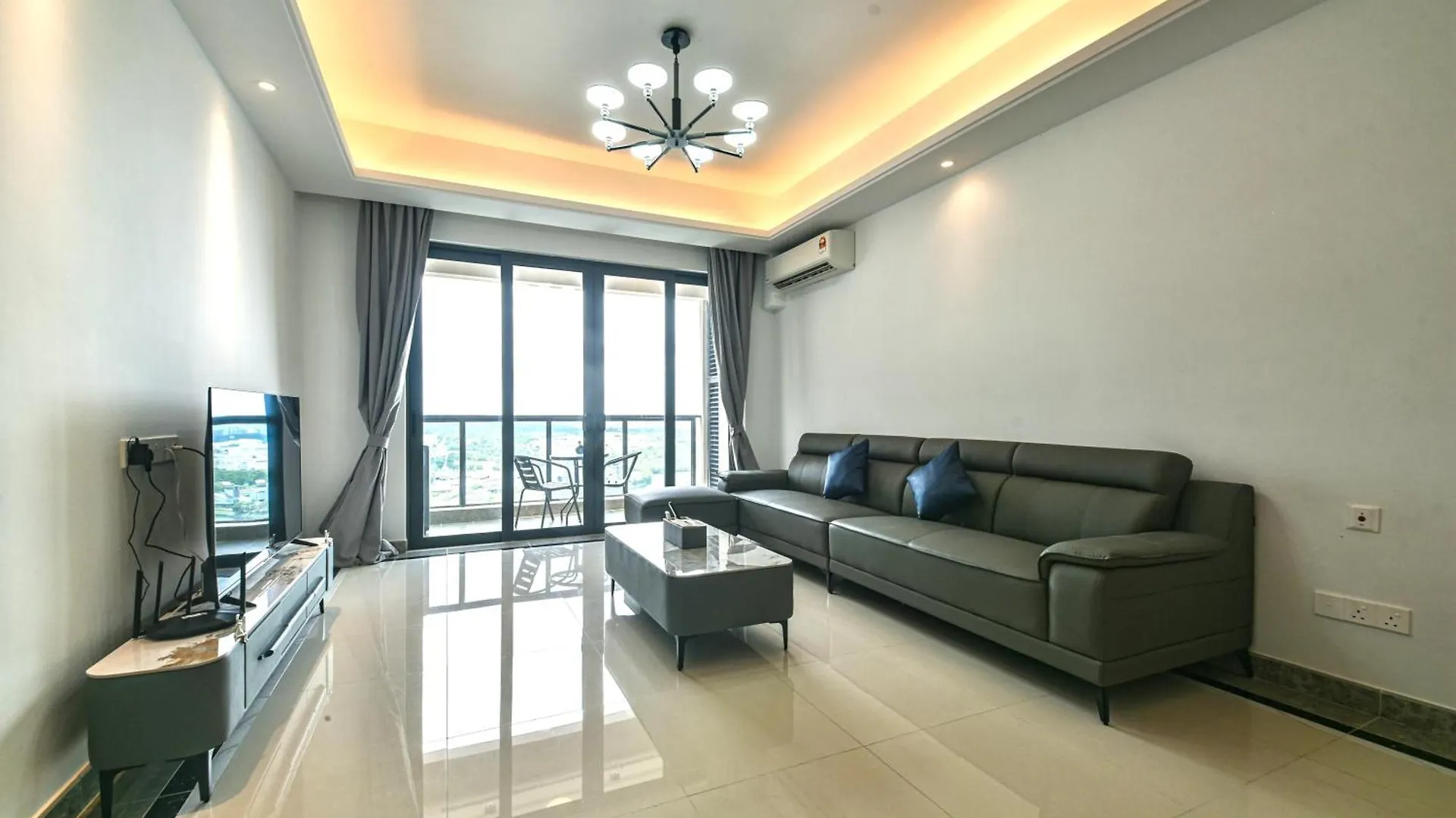 R&F Princess Cove Seine Region By Fuju With Seaview At Jb City Centre#Adjacent To Singapore#5 Mins Walk To Clq#Self Check-In#Free Parking Johor Bahru Malaysia