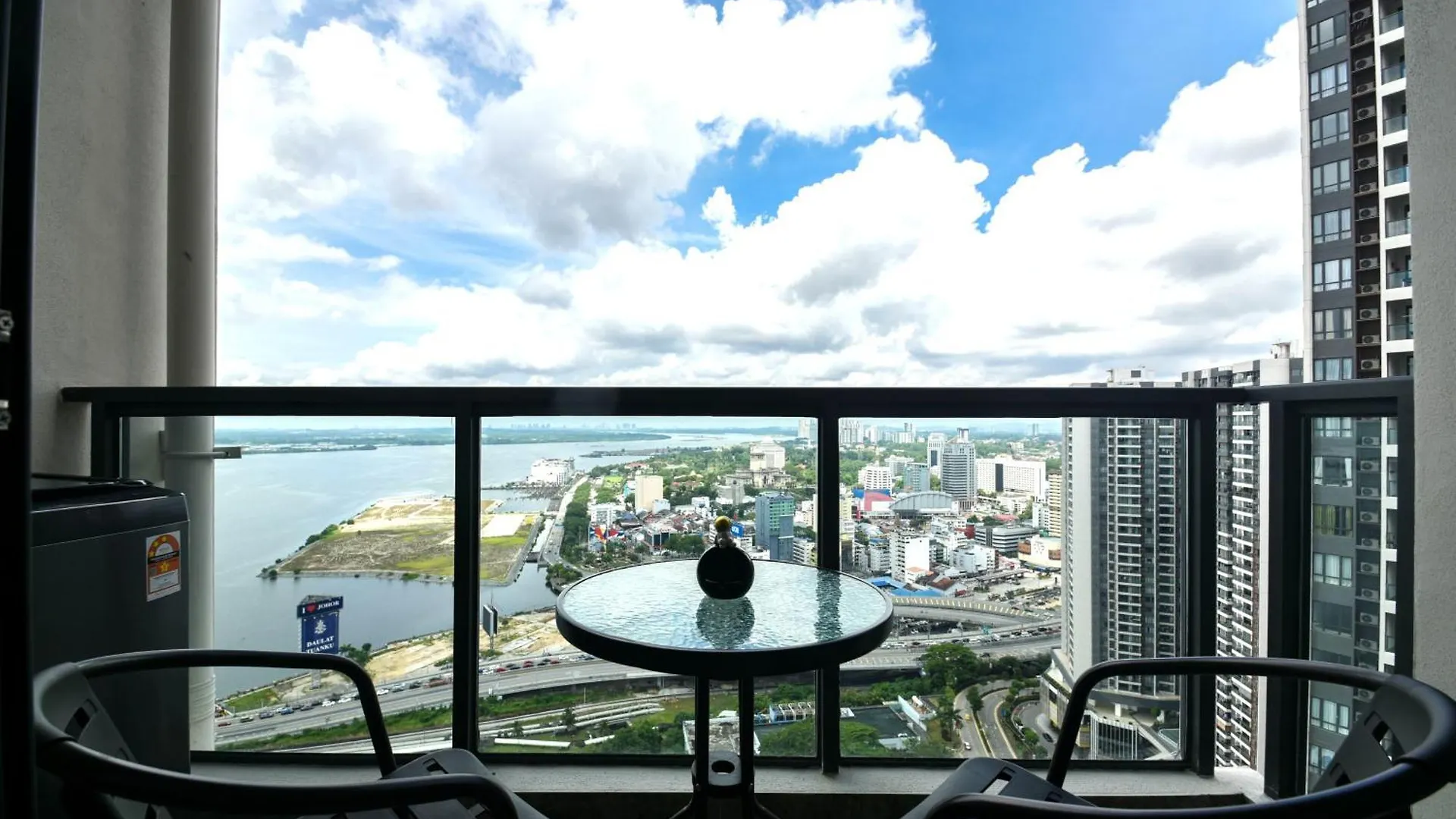 R&F Princess Cove Seine Region By Fuju With Seaview At Jb City Centre#Adjacent To Singapore#5 Mins Walk To Clq#Self Check-In#Free Parking Johor Bahru Apartment