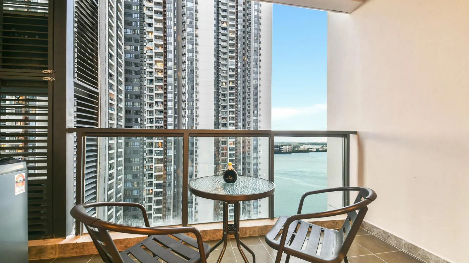 R&F Princess Cove Seine Region By Fuju With Seaview At Jb City Centre#Adjacent To Singapore#5 Mins Walk To Clq#Self Check-In#Free Parking Johor Bahru