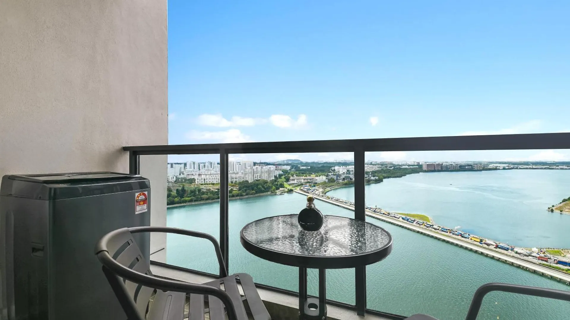 R&F Princess Cove Seine Region By Fuju With Seaview At Jb City Centre#Adjacent To Singapore#5 Mins Walk To Clq#Self Check-In#Free Parking Johor Bahru