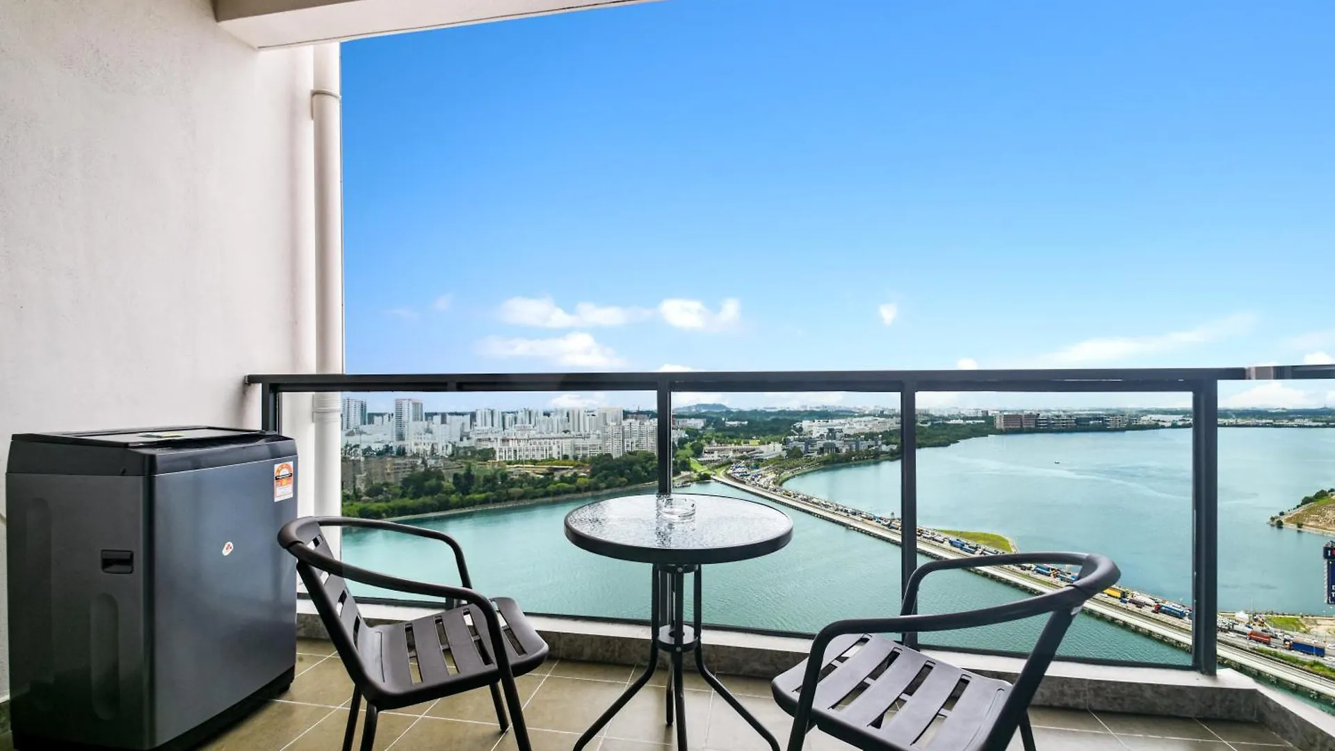 R&F Princess Cove Seine Region By Fuju With Seaview At Jb City Centre#Adjacent To Singapore#5 Mins Walk To Clq#Self Check-In#Free Parking Johor Bahru