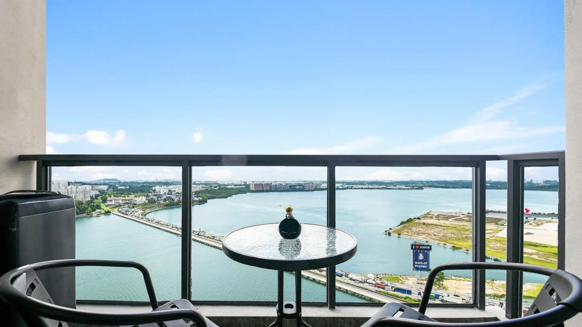 Apartment R&F Princess Cove Seine Region By Fuju With Seaview At Jb City Centre#Adjacent To Singapore#5 Mins Walk To Clq#Self Check-In#Free Parking Johor Bahru